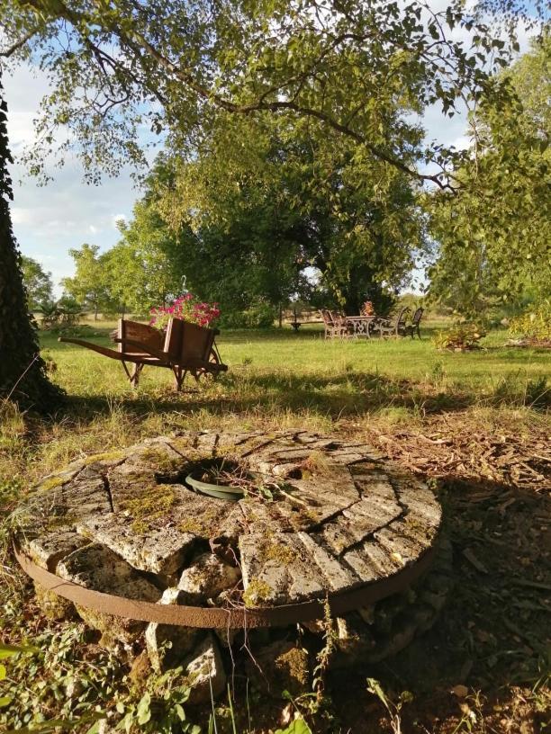 Domaine Moulin De Quincenat Apartman Champagnat  Kültér fotó